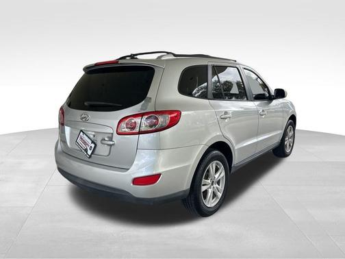 2012 Hyundai SANTA FE SE