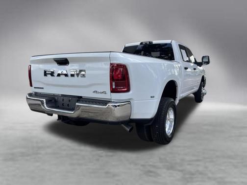Bright White Clearcoat 2026 RAM 3500 Big Horn