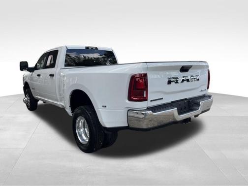 Bright White Clearcoat 2026 RAM 3500 Big Horn