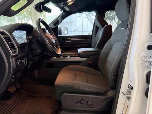 Bright White Clearcoat 2022 RAM 1500 Big Horn