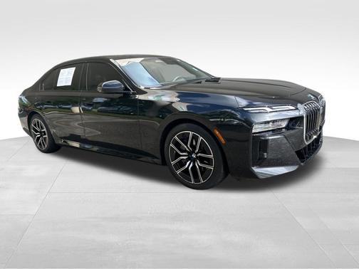 Black 2025 BMW 740 i