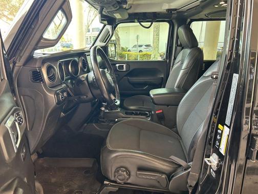 2023 Jeep Gladiator Sport