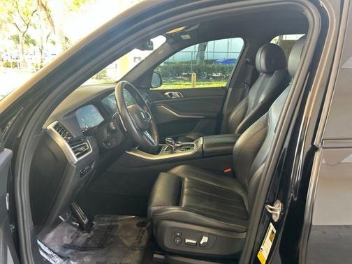 Black Sapphire Metallic 2020 BMW X5 sDrive40i