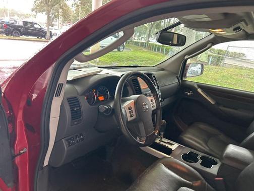 2010 Nissan Pathfinder LE