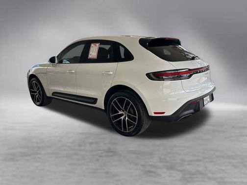 White 2022 Porsche Macan Base