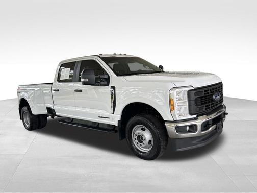 Oxford White 2025 Ford F-350 XL