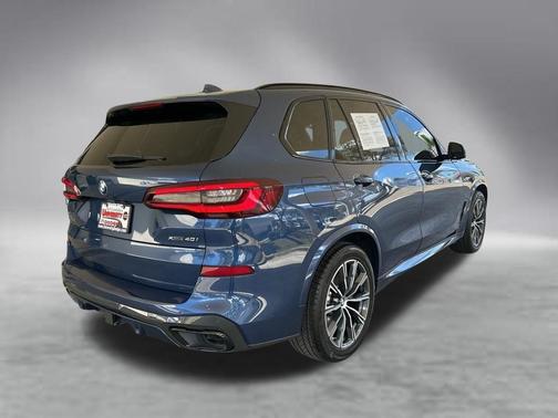 Phytonic Blue Metallic 2022 BMW X5 xDrive40i