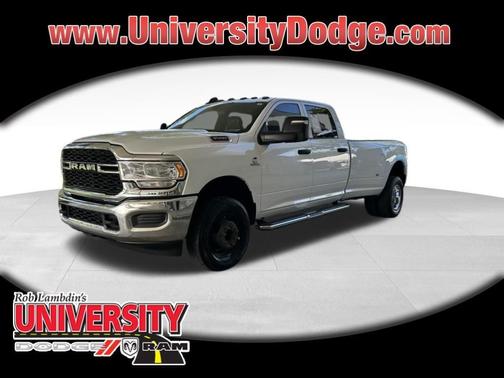 Bright White Clearcoat 2023 RAM 3500 Tradesman