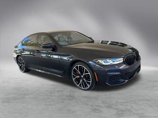 Carbon Black Metallic 2023 BMW 540 i