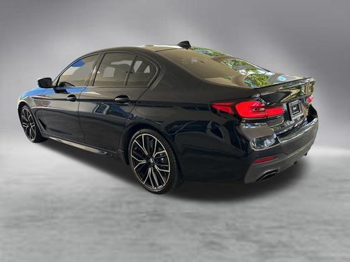 Carbon Black Metallic 2023 BMW 540 i