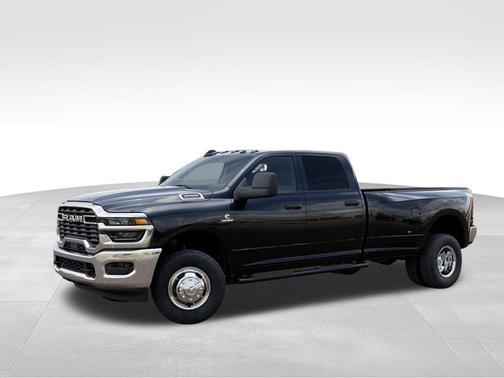 Diamond Black 2026 RAM 3500 Tradesman