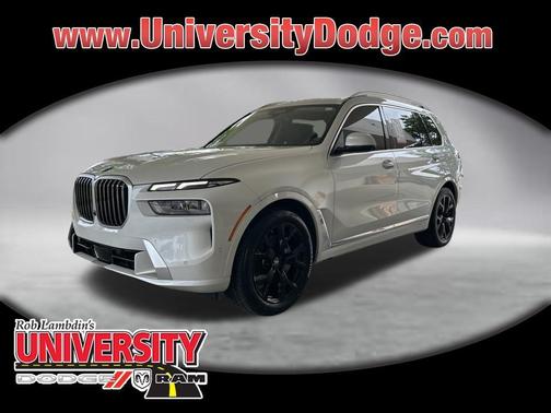 Mineral White Metallic 2023 BMW X7 xDrive40i