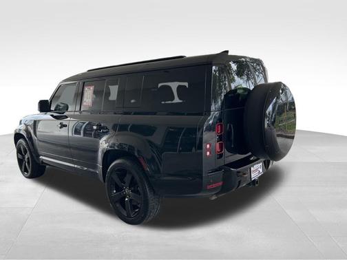 2024 Land Rover Defender P400 X-Dynamic SE