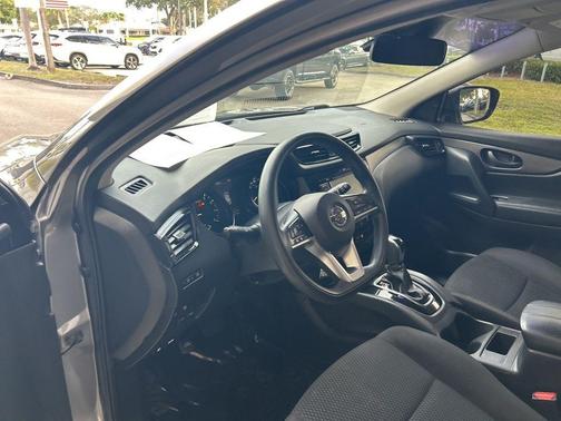 2020 Nissan Rogue Sport S