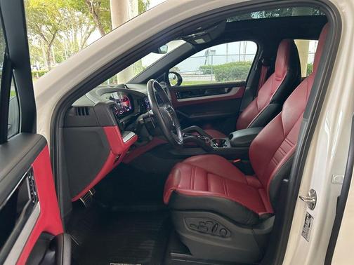 2024 Porsche Cayenne S Coupe AWD