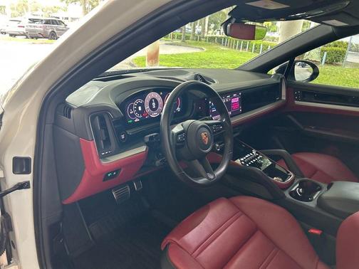 2024 Porsche Cayenne S Coupe AWD