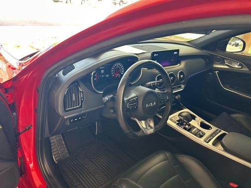 2022 Kia Stinger GT2