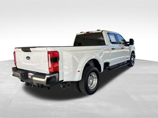 Oxford White 2024 Ford F-350 XL DRW