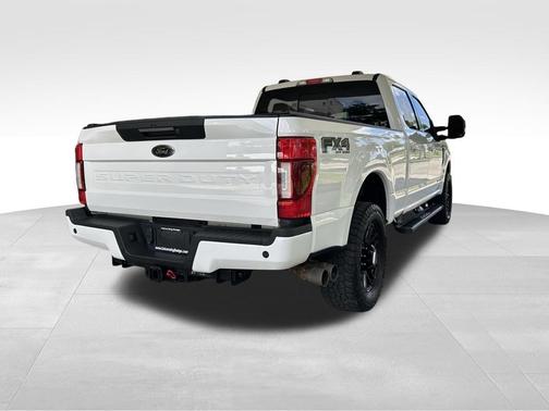White Metallic 2022 Ford F-250 Lariat