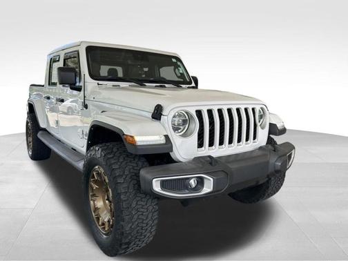 Bright White Clearcoat 2021 Jeep Gladiator Overland