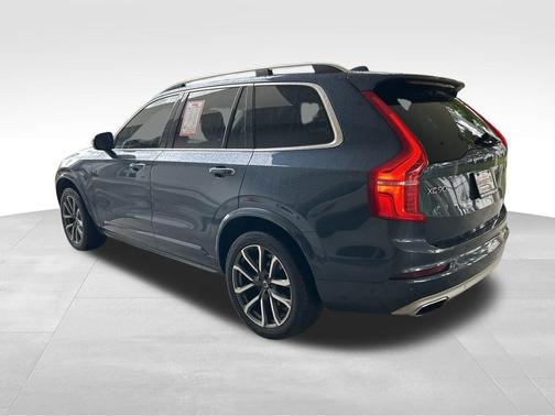 2019 Volvo XC90 T6 Momentum