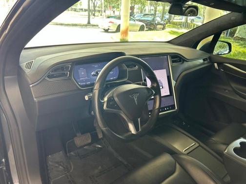 Gray 2018 Tesla Model X 75D