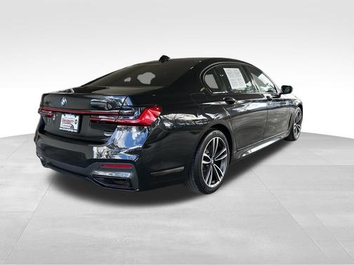 2022 BMW 740 i xDrive