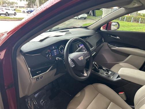 2020 Cadillac XT4 Premium Luxury