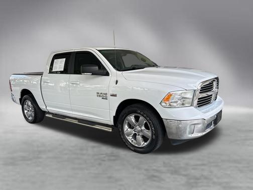 Bright White Clearcoat 2019 RAM 1500 Classic Big Horn
