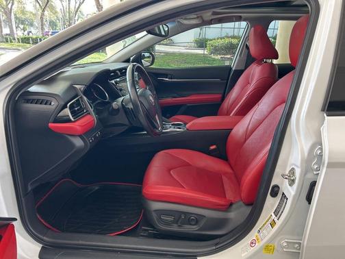 2019 Toyota Camry XSE