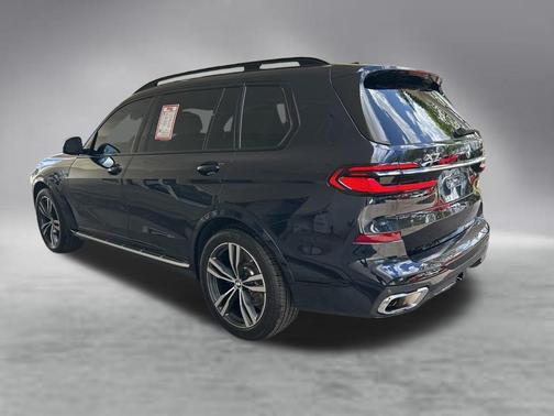 Carbon Black Metallic 2023 BMW X7 xDrive40i