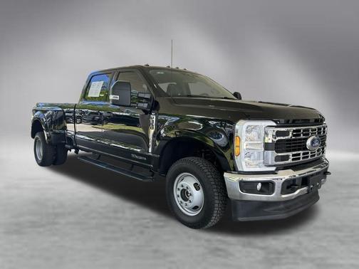 Black Metallic 2025 Ford F-350 XLT