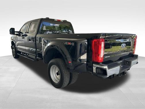 Black Metallic 2025 Ford F-350 XLT