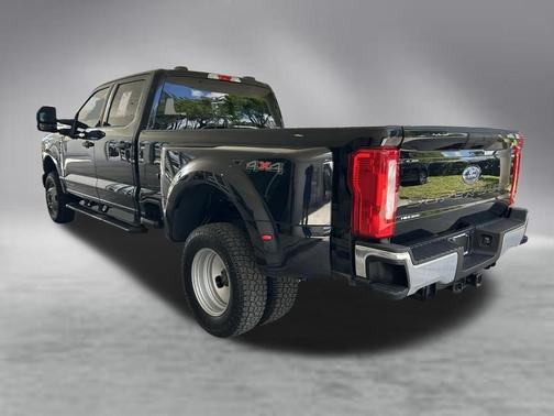 Black Metallic 2025 Ford F-350 XLT