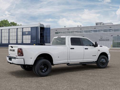 Bright White Clearcoat 2027 RAM 3500 Big Horn