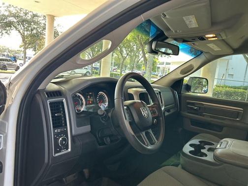 2017 RAM 1500 SLT