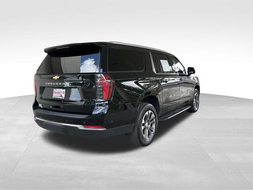 2025 Chevrolet Suburban LS