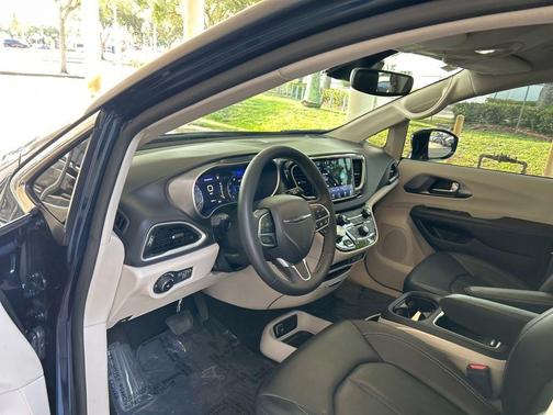Fathom Blue Pearlcoat 2024 Chrysler Pacifica Touring-L