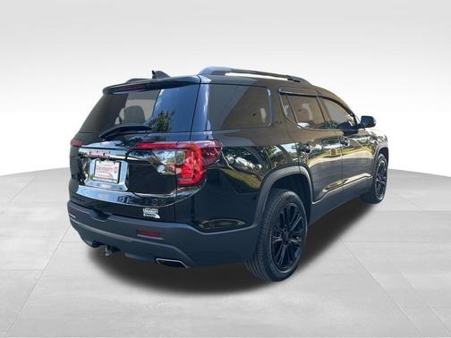 2022 GMC Acadia SLT