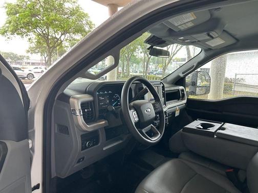 Oxford White 2025 Ford F-350 XL