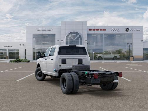Bright White Clearcoat 2026 RAM 3500 Tradesman/Big Horn