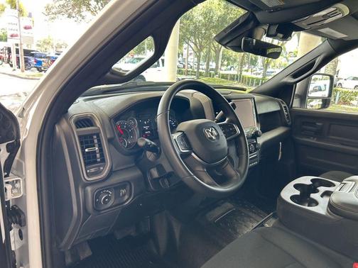 2026 RAM 3500 Tradesman/Big Horn