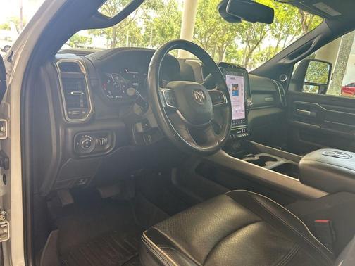 Bright White Clearcoat 2024 RAM 2500 Laramie