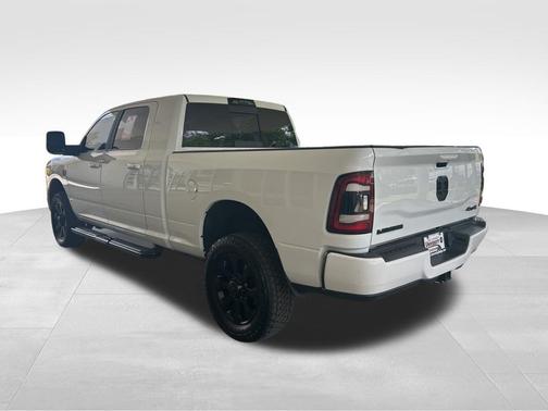 Bright White Clearcoat 2024 RAM 2500 Laramie