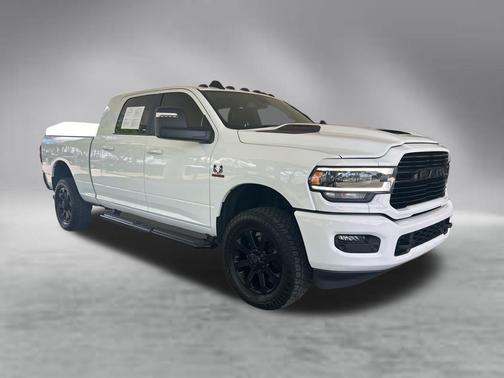 Bright White Clearcoat 2024 RAM 2500 Laramie