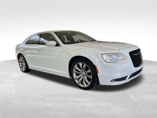 2020 Chrysler 300 Touring