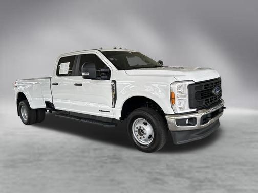Oxford White 2025 Ford F-350 XL
