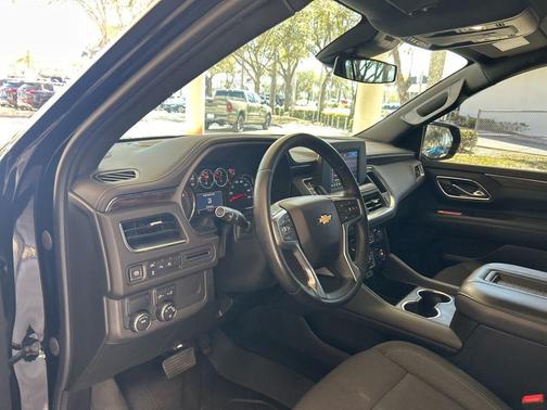 2023 Chevrolet Suburban LS