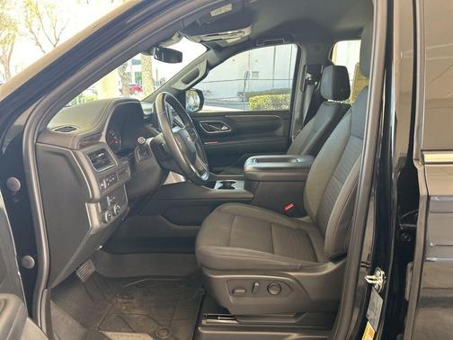 2023 Chevrolet Suburban LS