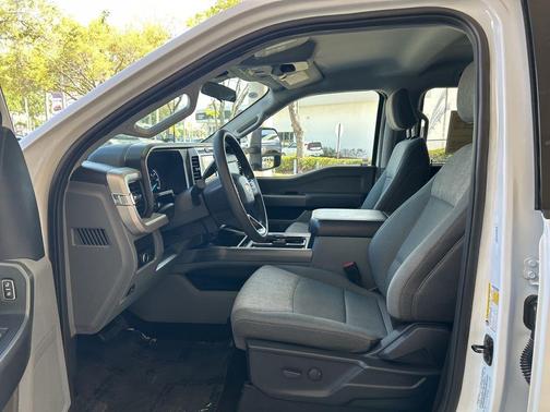 Oxford White 2025 Ford F-350 XLT